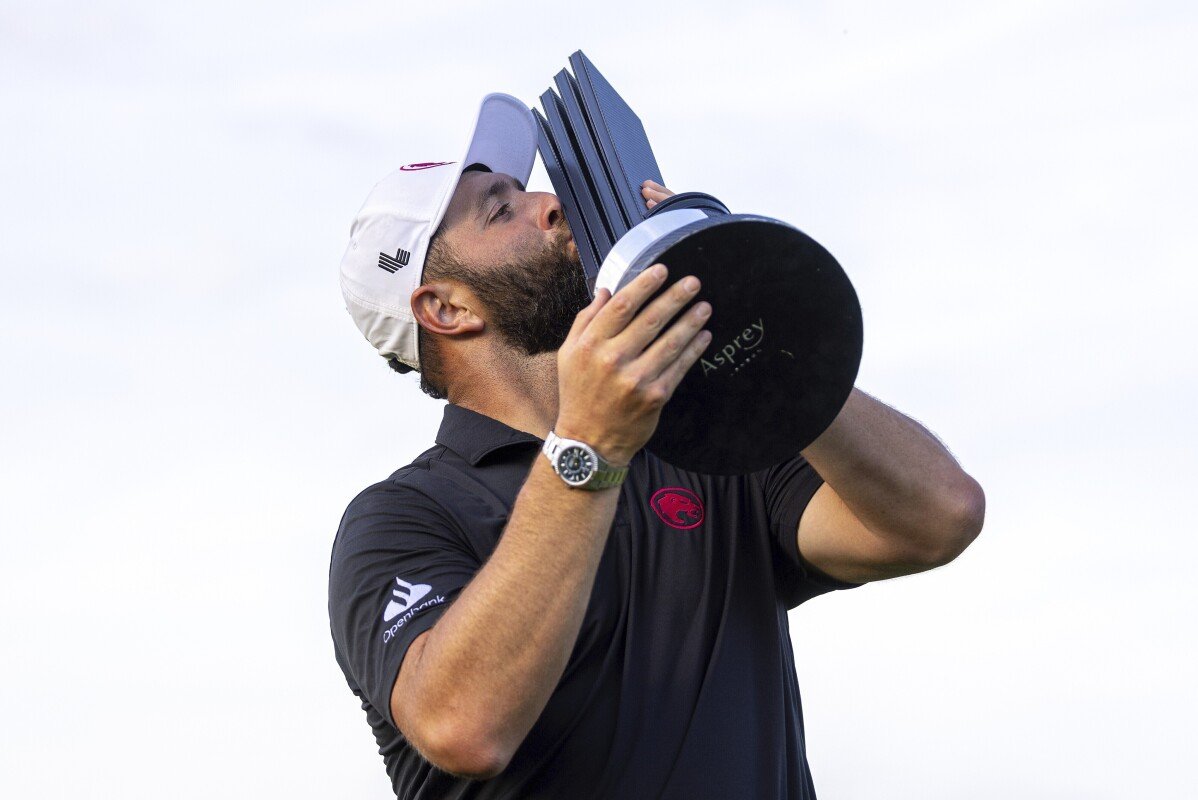 Jon Rahm memenangi LIV Golf UK untuk kemenangan pertamanya di tur yang dibiayai oleh Arab Saudi