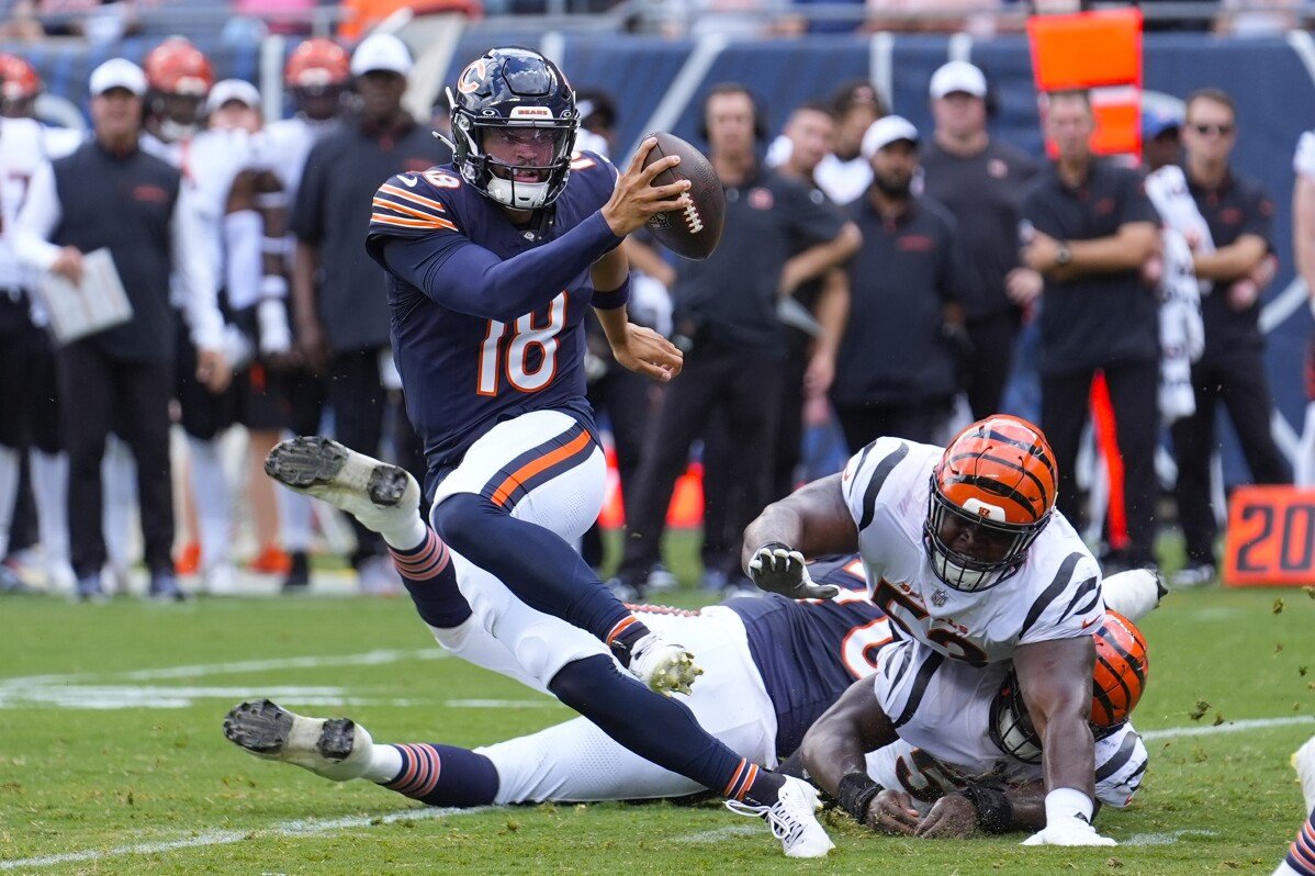 Caleb Williams berlari untuk TD, memimpin 2 drive skor saat Bears mengalahkan Bengals 27-3